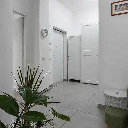 Lovely Near The Station! Apartment